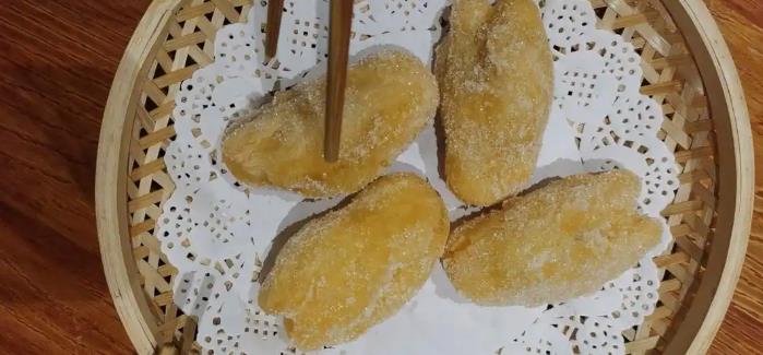 DƬ